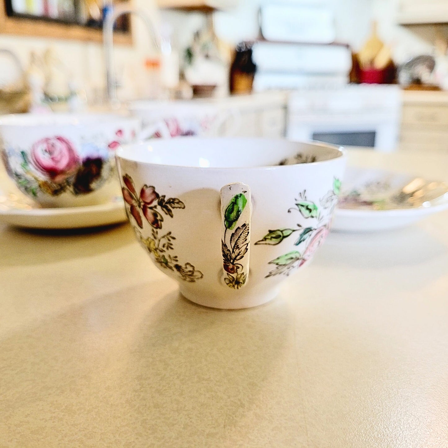 Johnson Bros - SHERATON - Made in England Floral Tea Cup and Saucer